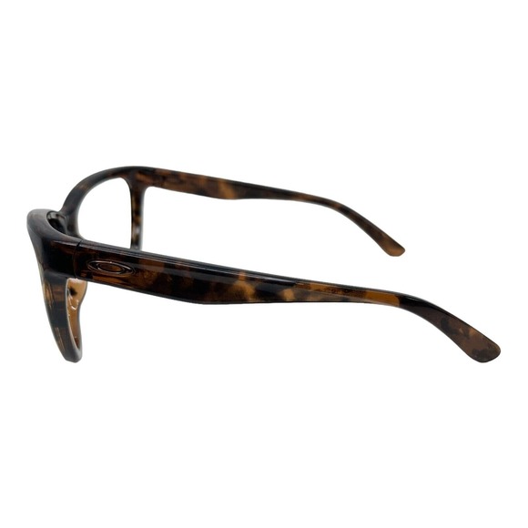 Oakley \